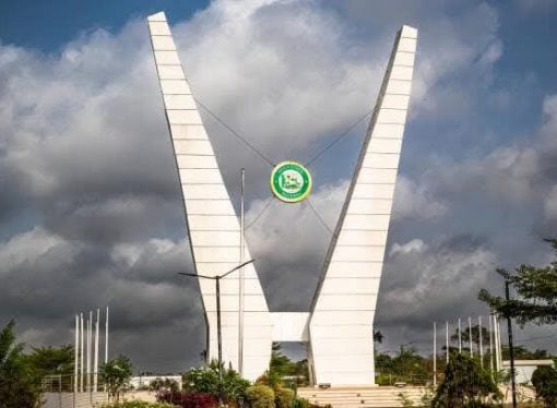 Gunmen Kidnap Former Lagos Commissioner Of Police, Odumosu’s Wife In Ogun