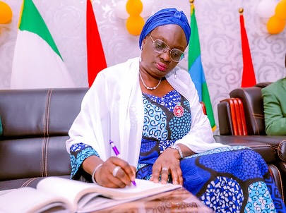 Ogun Protesting Students Attack Deputy Governor’s Convoy