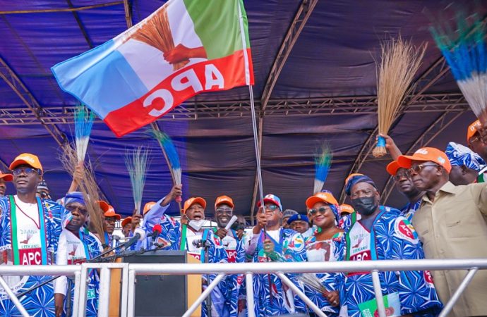 Governor Umo Eno’s Defection Sparks Political Realignments As APC Gains Momentum