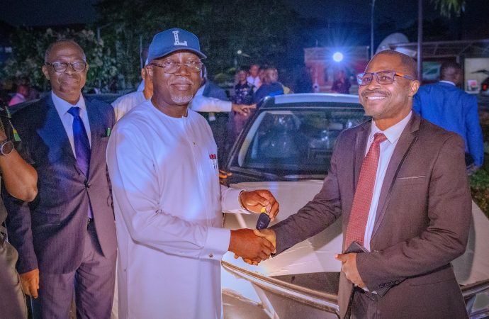 GOV AIYEDATIWA DISTRIBUTES NEW VEHICLES TO 14 PERMANENT SECRETARIES