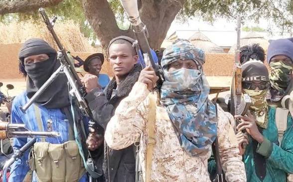 Bandits Foiled: Hunters, Military Repel Attack On Kwara Traditional Ruler, Two Injured