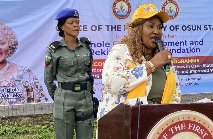 Osun First Lady Empowers 200 Young Widows, Urges Prudent Use Of Grants
