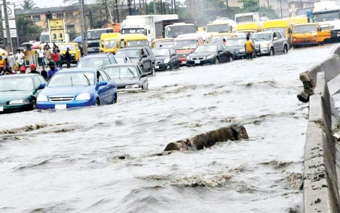 FG Warns 915 Communities Across 19 States, FCT of Severe Flood Risk