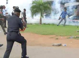 Police Fire Teargas At Pensioners Protesting At Lagos House