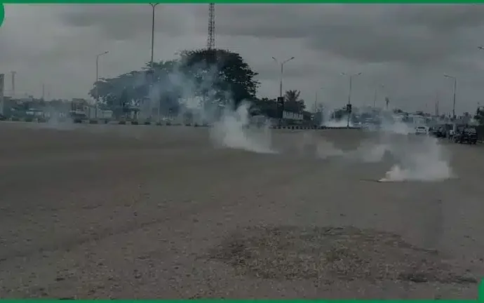 Police Fire Tear Gas to Disperse #EndSARS Memorial at Lekki Tollgate