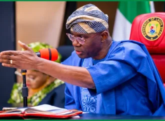 Sanwo-Olu Reportedly Asks LAWMA Boss Gbadegesin To Resign Over Waste Crisis